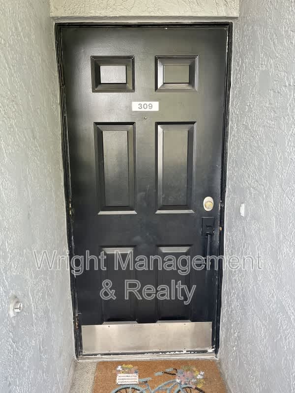 201 West Laurel Street – photo 5