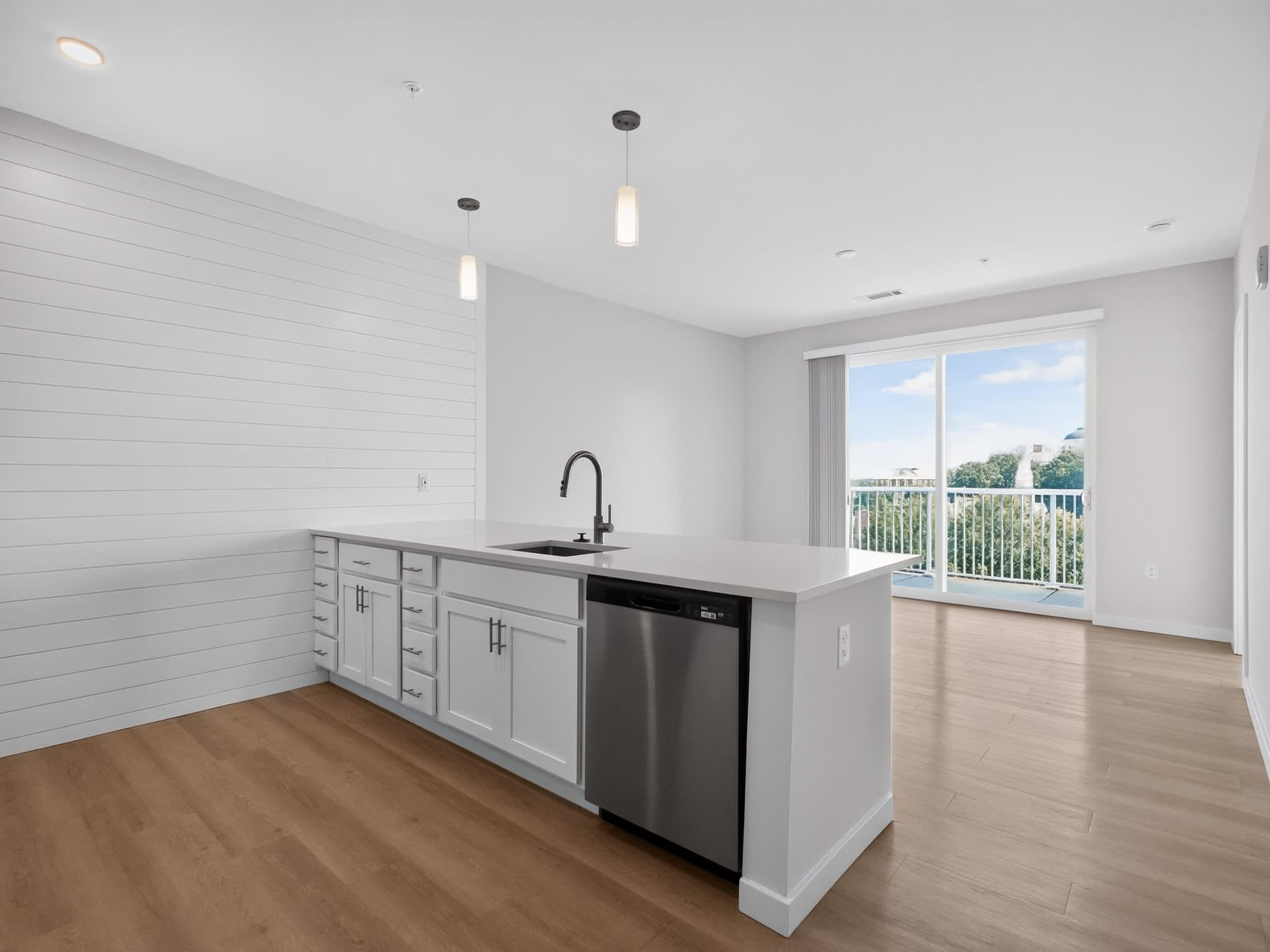 200 Main – photo 1