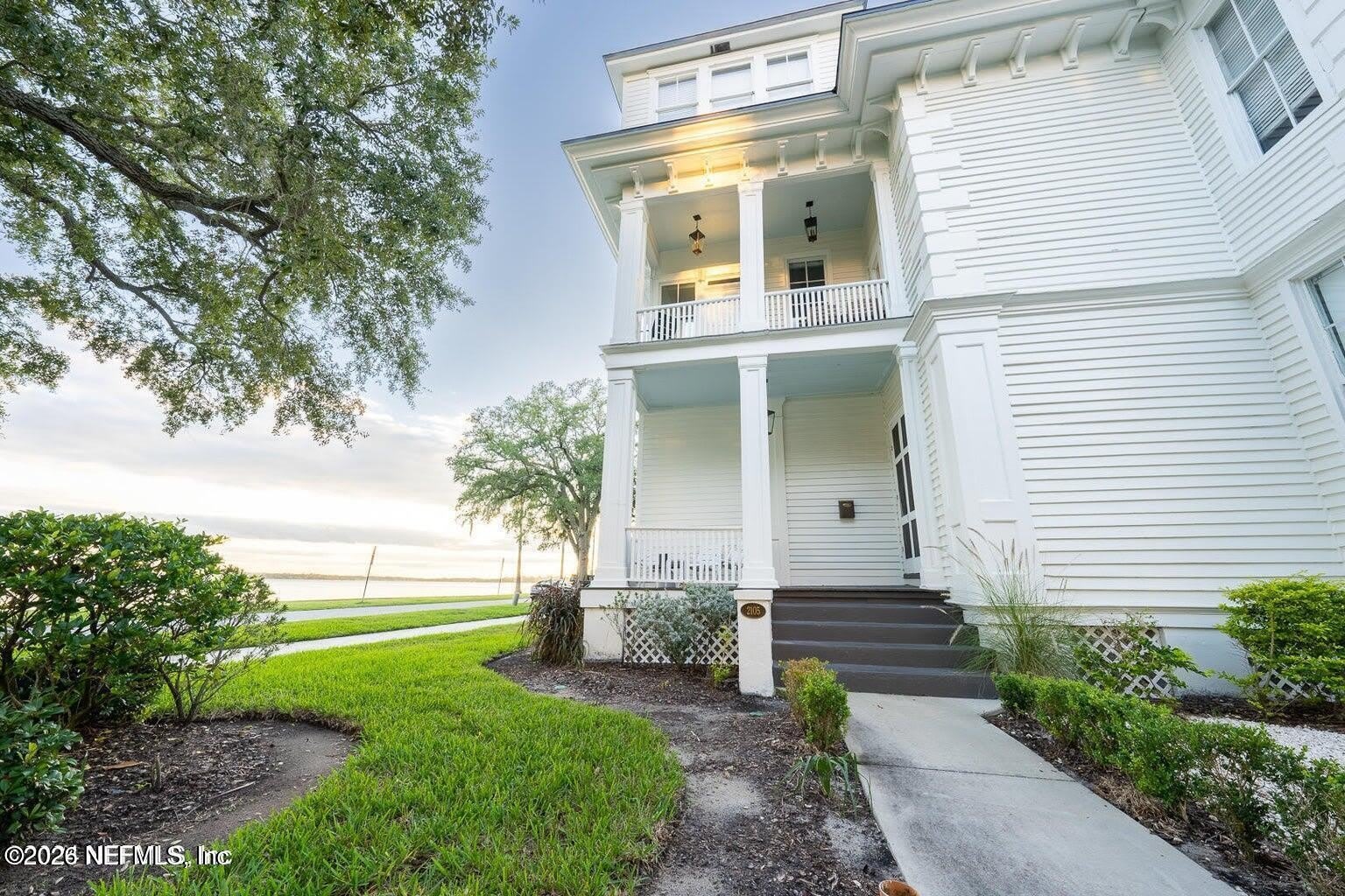 2105 RIVER Boulevard – photo 5