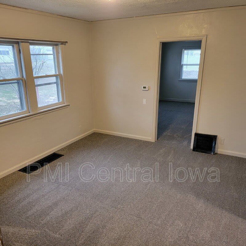 1211 Lewis Ave – photo 4