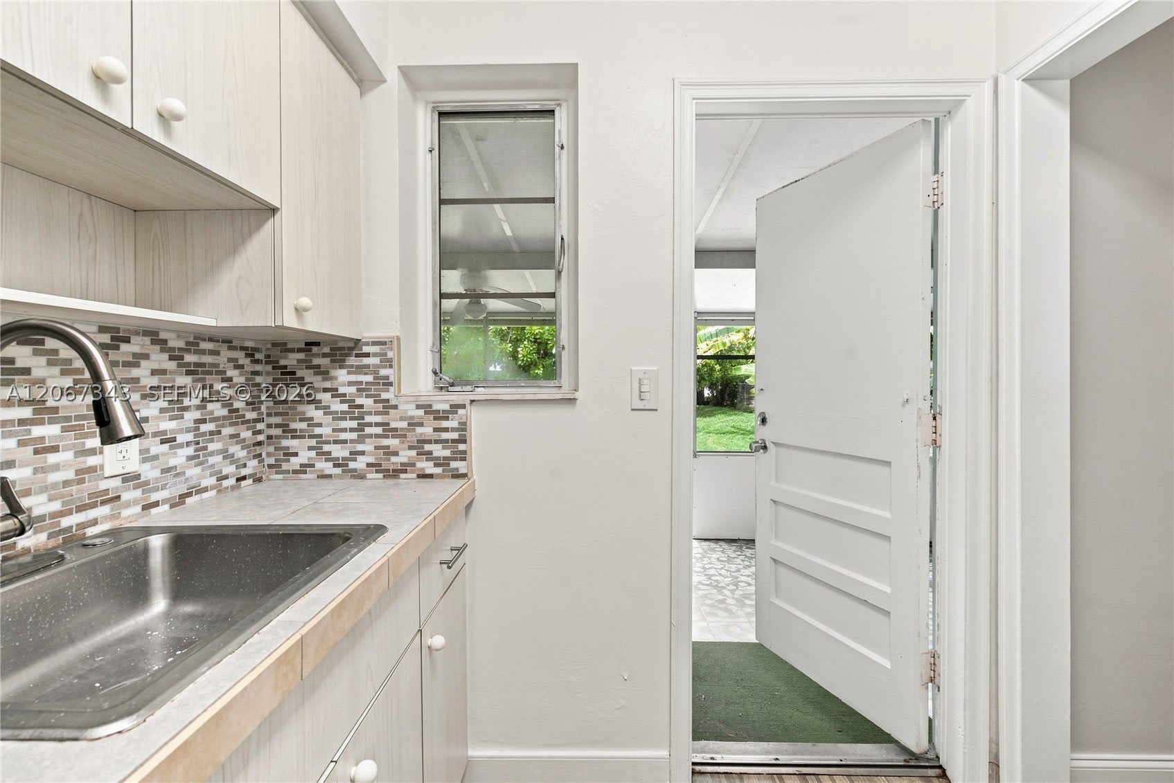 2920 SW 38th Ct – photo 4