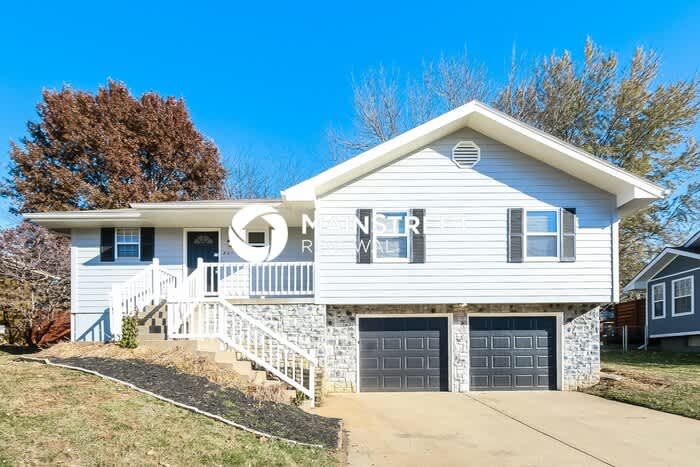 801 Northeast Lyon Drive – photo 2