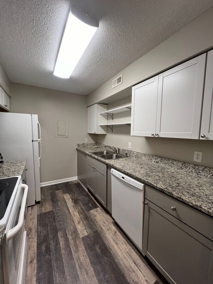 REMODELED NW RALEIGH 3 BEDROOM CONDO IN MARTINIQUE--SWIMMING POOL- UPDATED PRIMARY BATHROOM – photo 5
