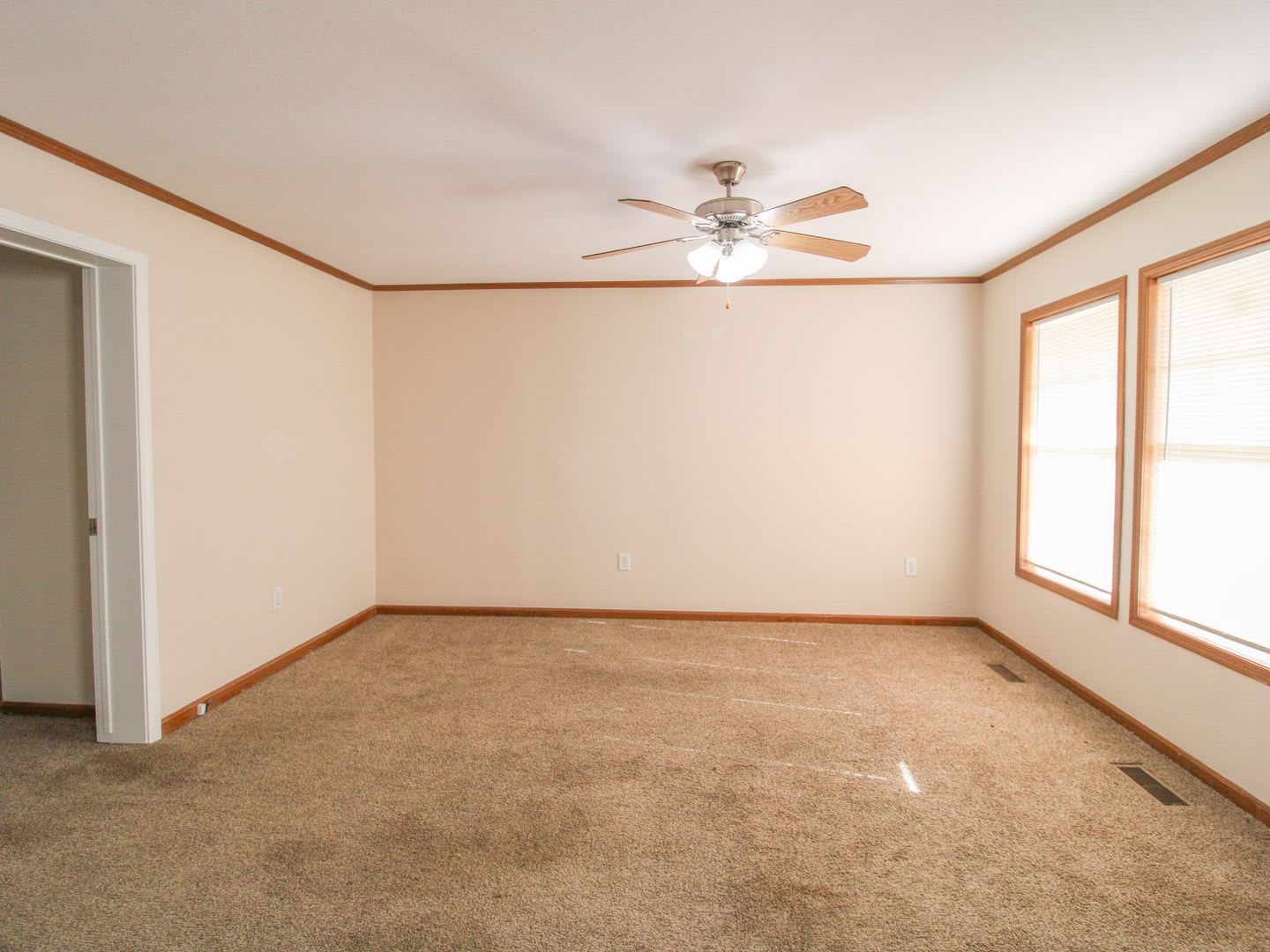 Beautiful 3 Bedroom Duplex In Convenient Pulaski Location – photo 3