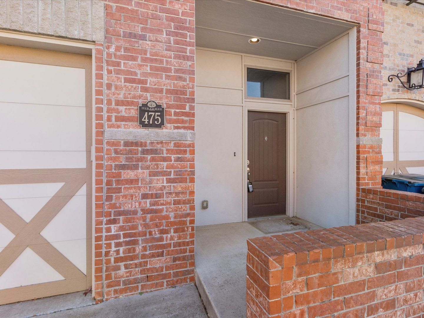 Move In Special Gorgeous Newer 2Br 2 5Ba Townhome – photo 3