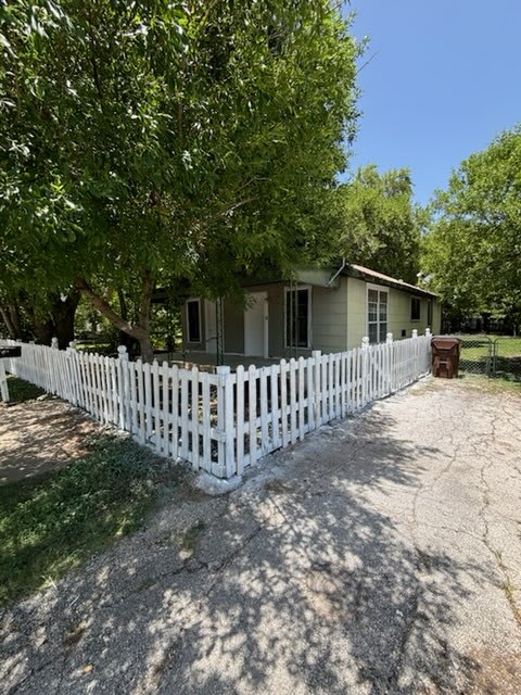 111 White Oak Street – photo 2