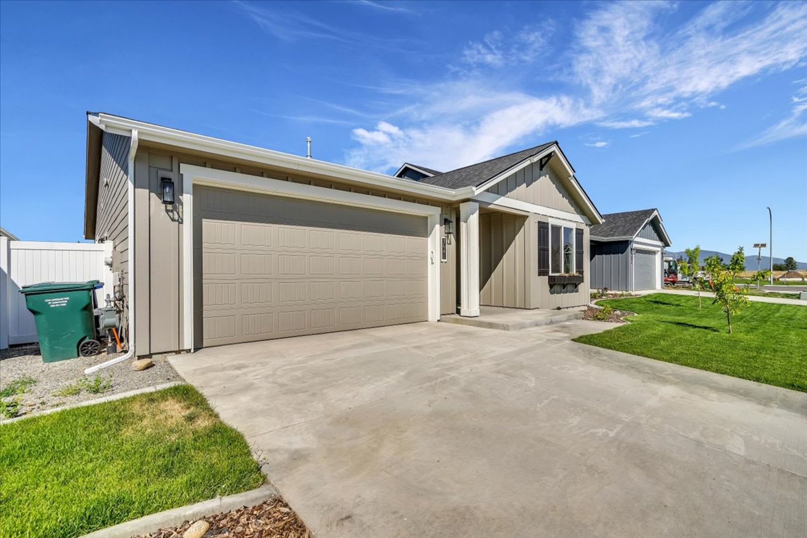 Charming 3 bedroom, 2 bath home – photo 3
