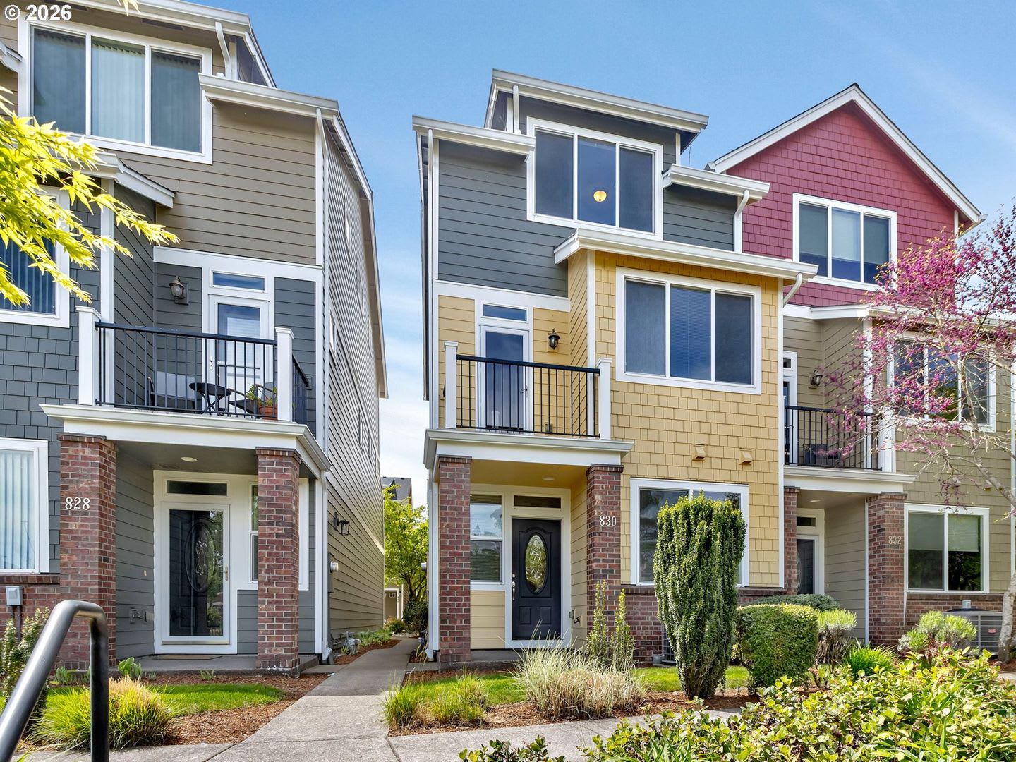 Spacious Living in a Modern Townhome – photo 1