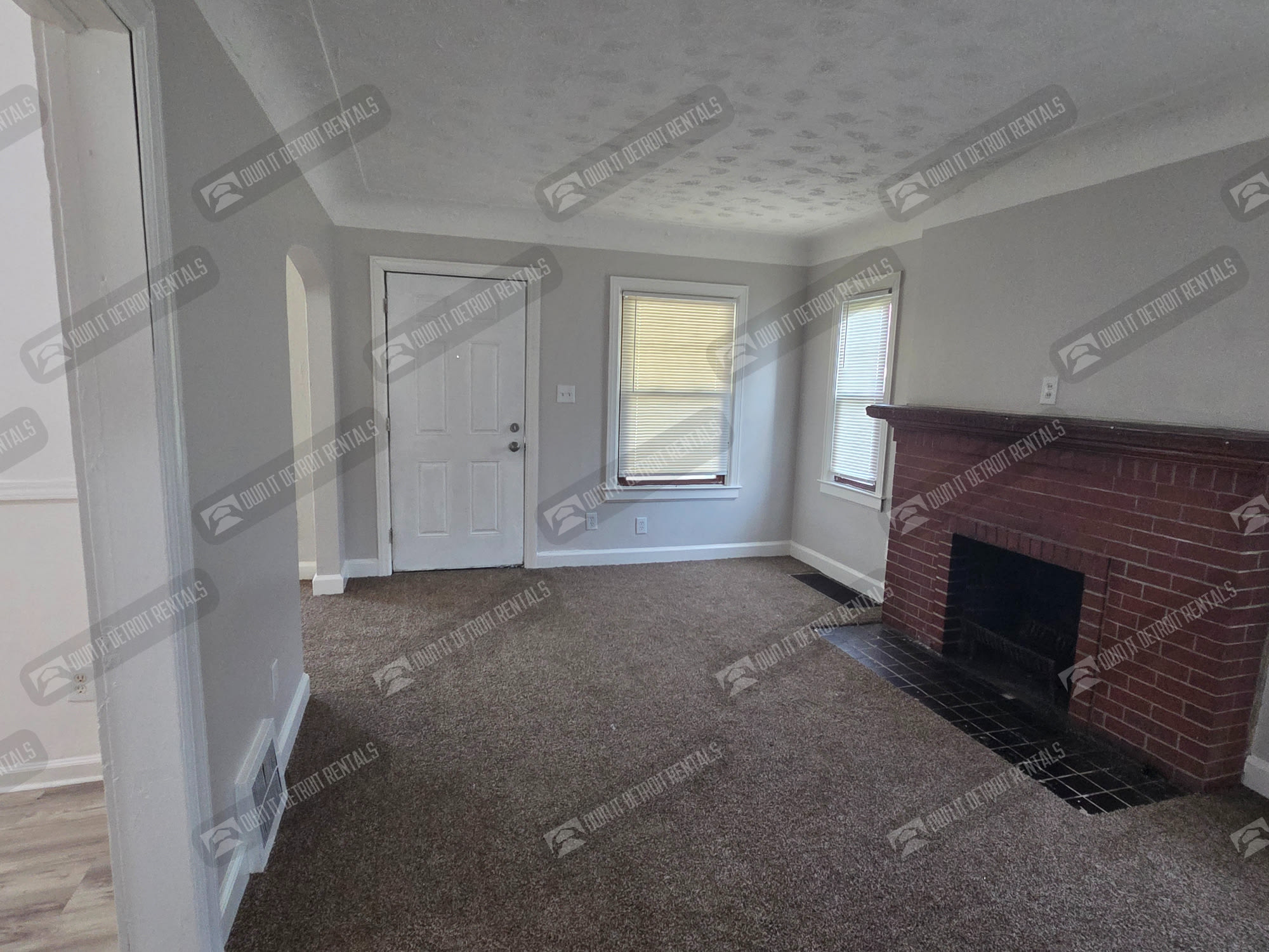 8891 Whitcomb St – photo 5