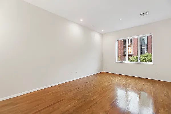 359 15Th St Apt 3B – photo 3