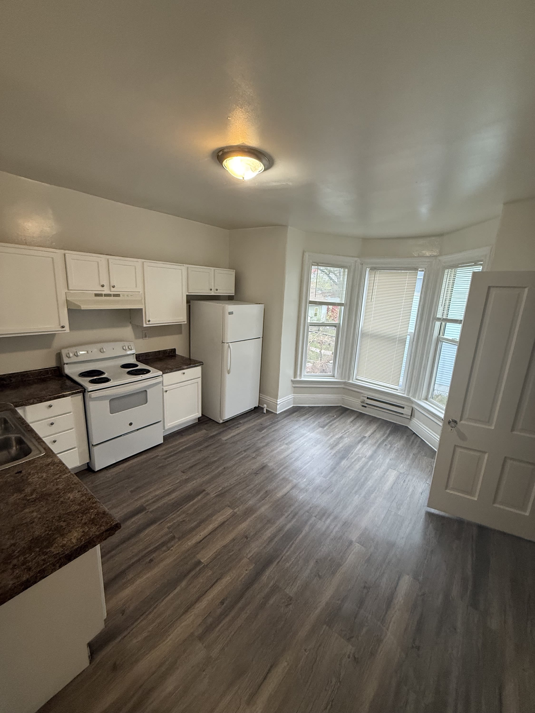1127 Ross Ave., 2 – photo 2