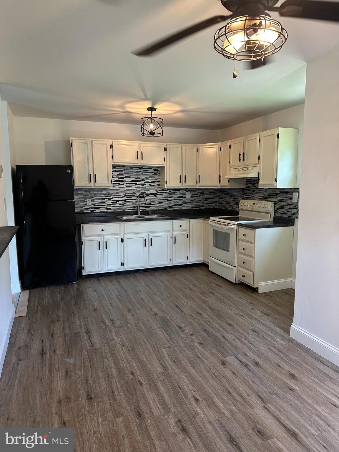 914 W SUMMER Road – photo 4