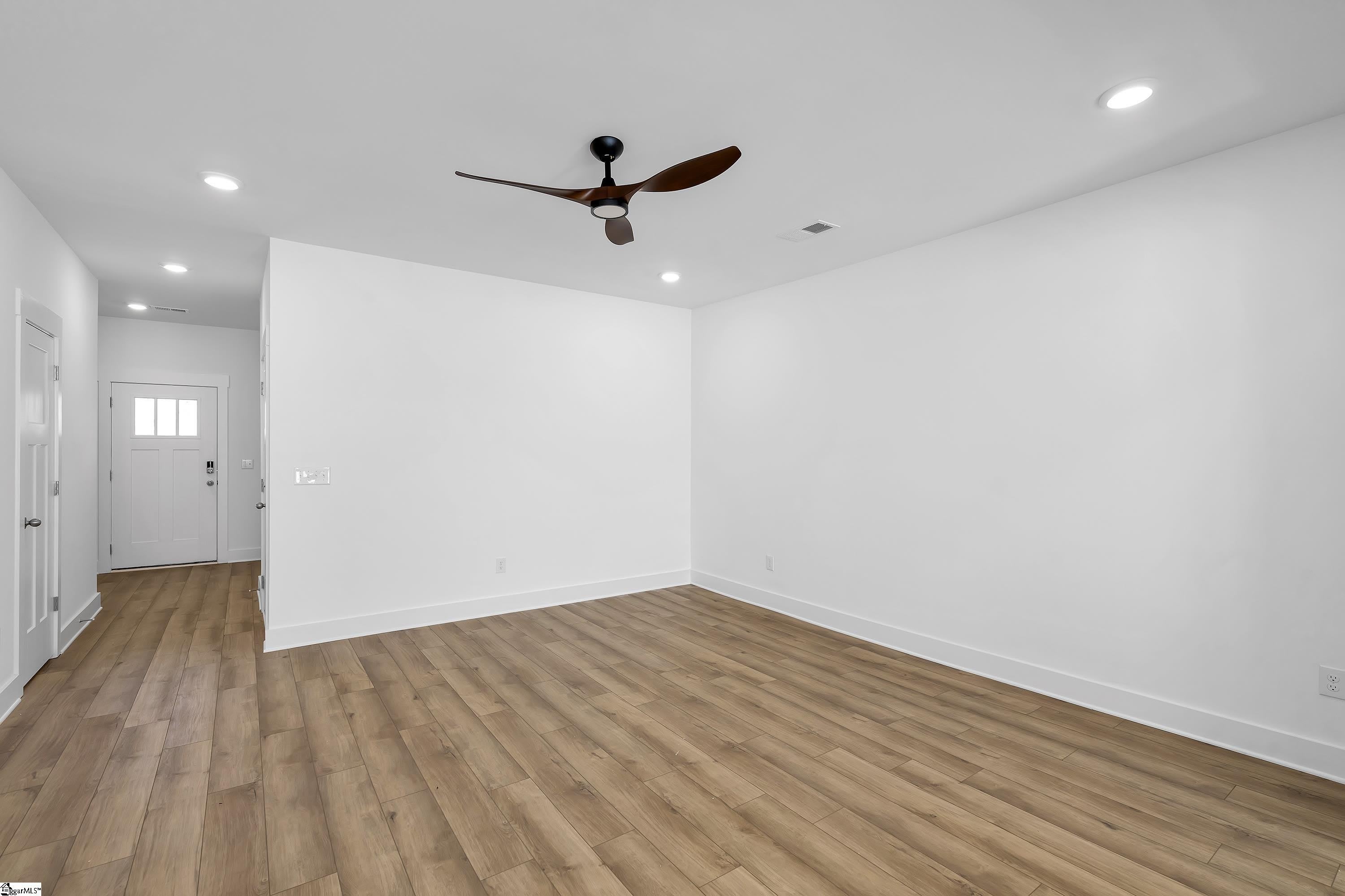 11 Shager Place – photo 4
