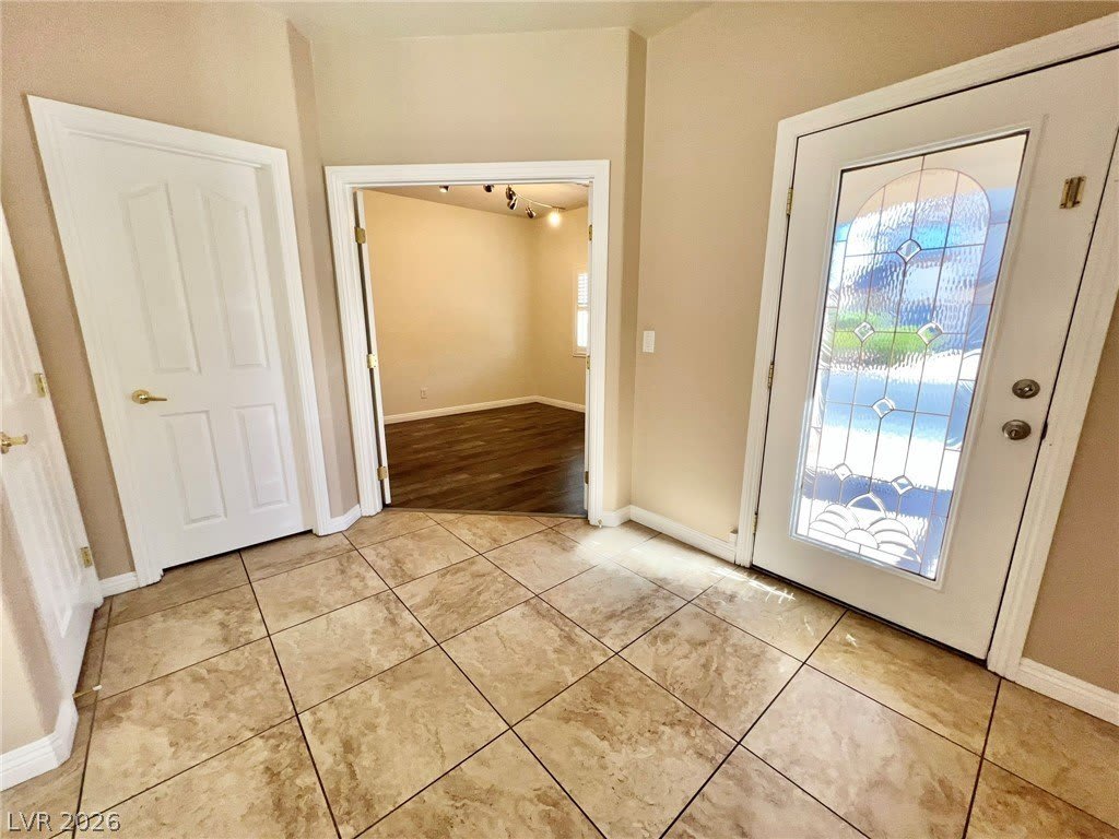 5014 Tunnel Falls Drive – photo 4