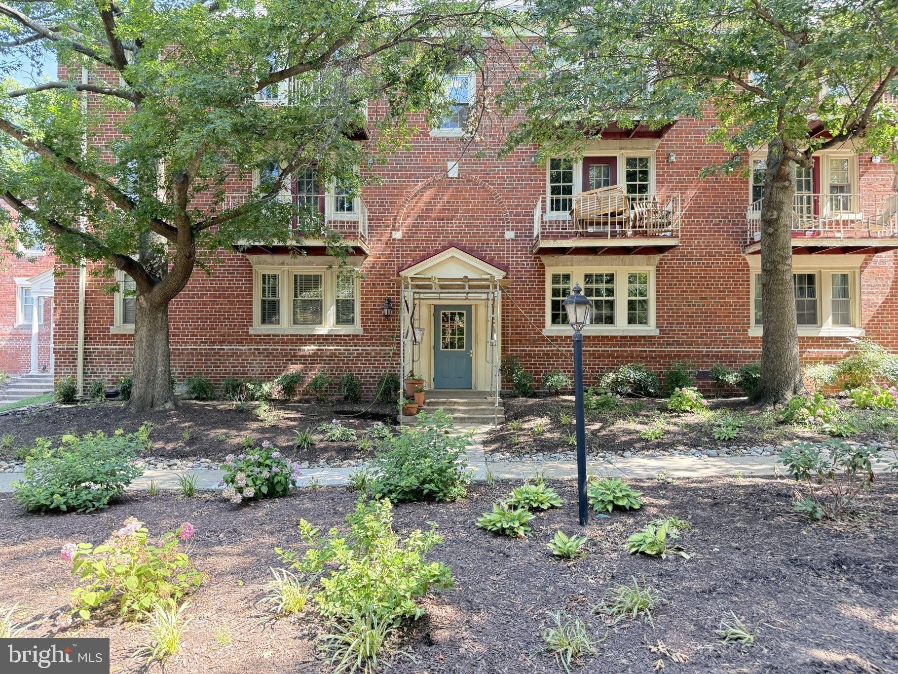 1407 E ABINGDON Drive – photo 1