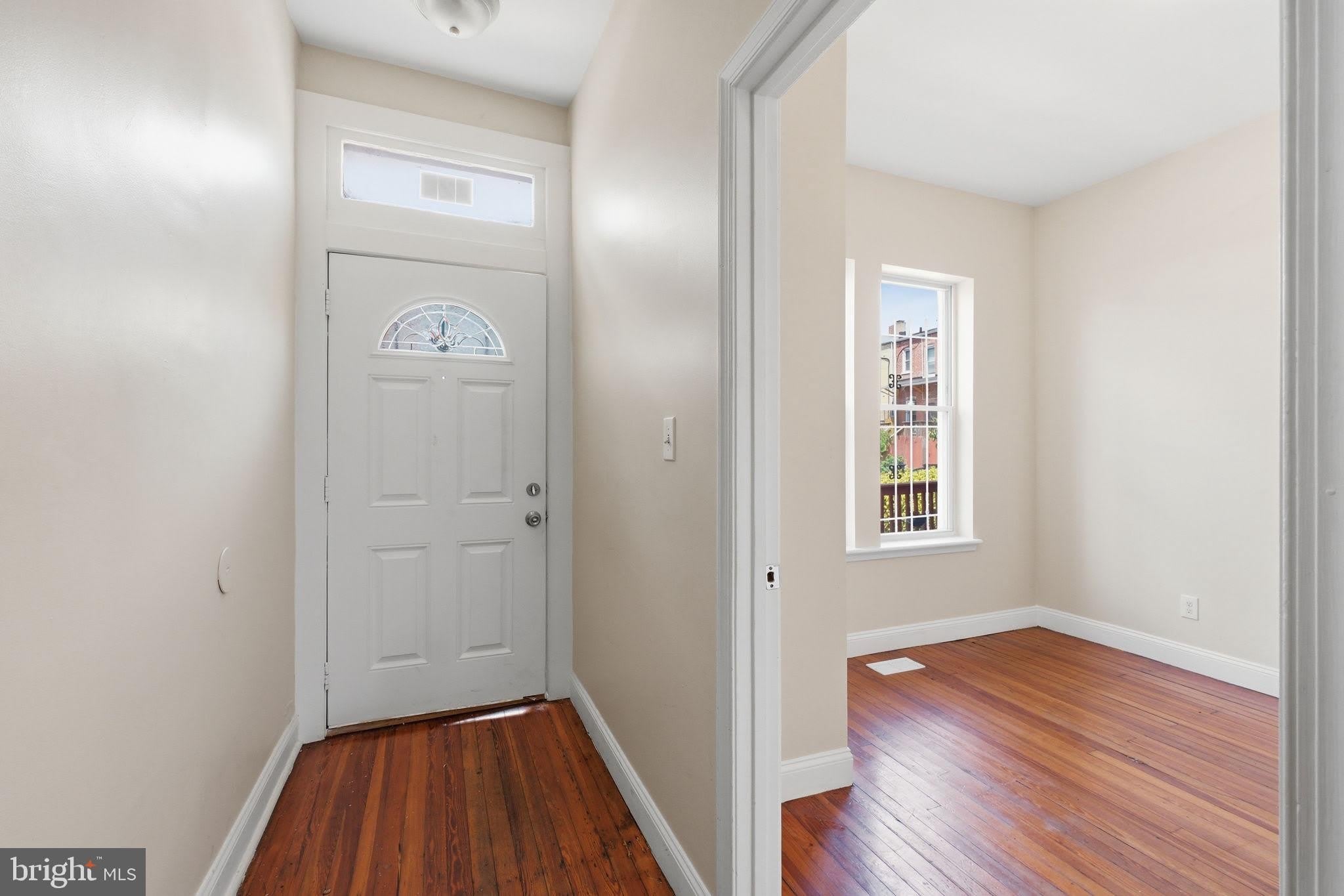 720 GRESHAM Place NW – photo 2