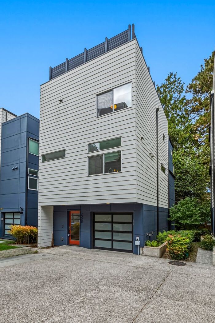 7325 Bainbridge Place Southwest – photo 1
