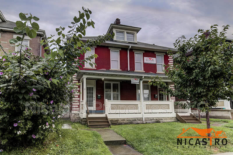 136 E 11th Avenue – photo 2