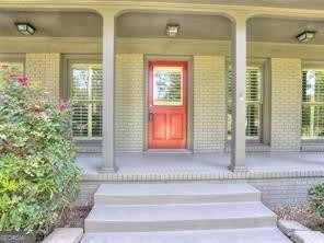 5575 Lake Forrest Drive – photo 2