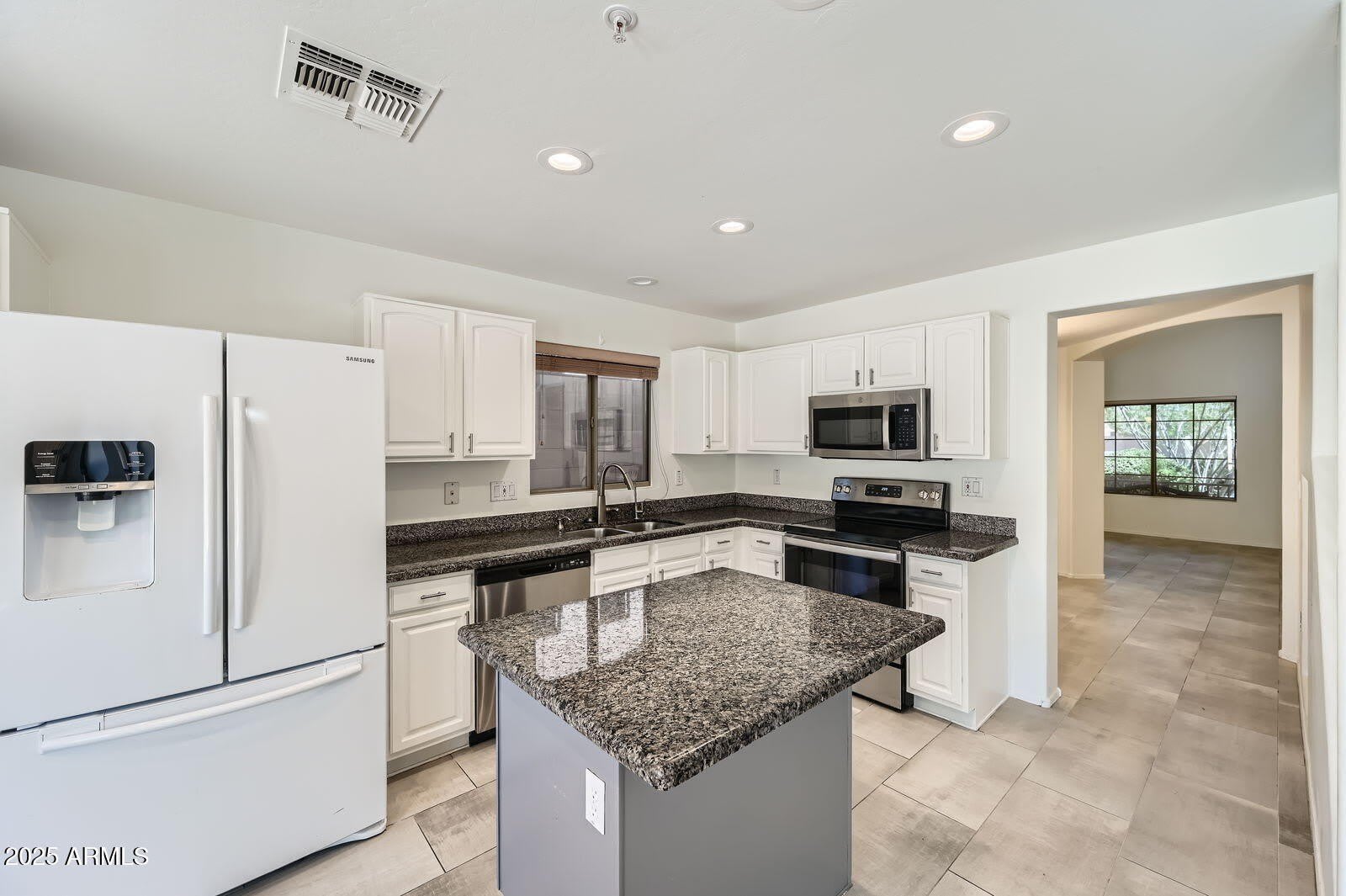 10310 E Le Marche Drive – photo 2