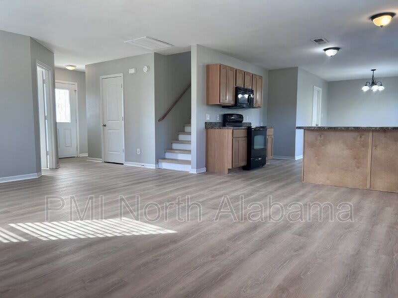 379 Jasmine Drive – photo 4