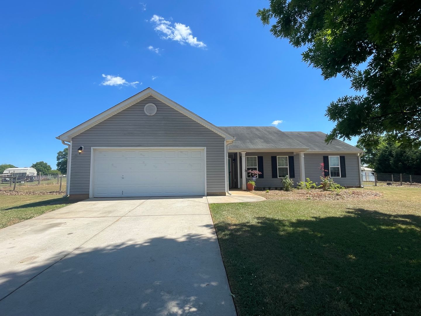 3 Bedroom 2 Bath Home In Oglethorpe County Is Situated On A 1 53 Spacious Lot With A Fenced In Backyard – photo 3
