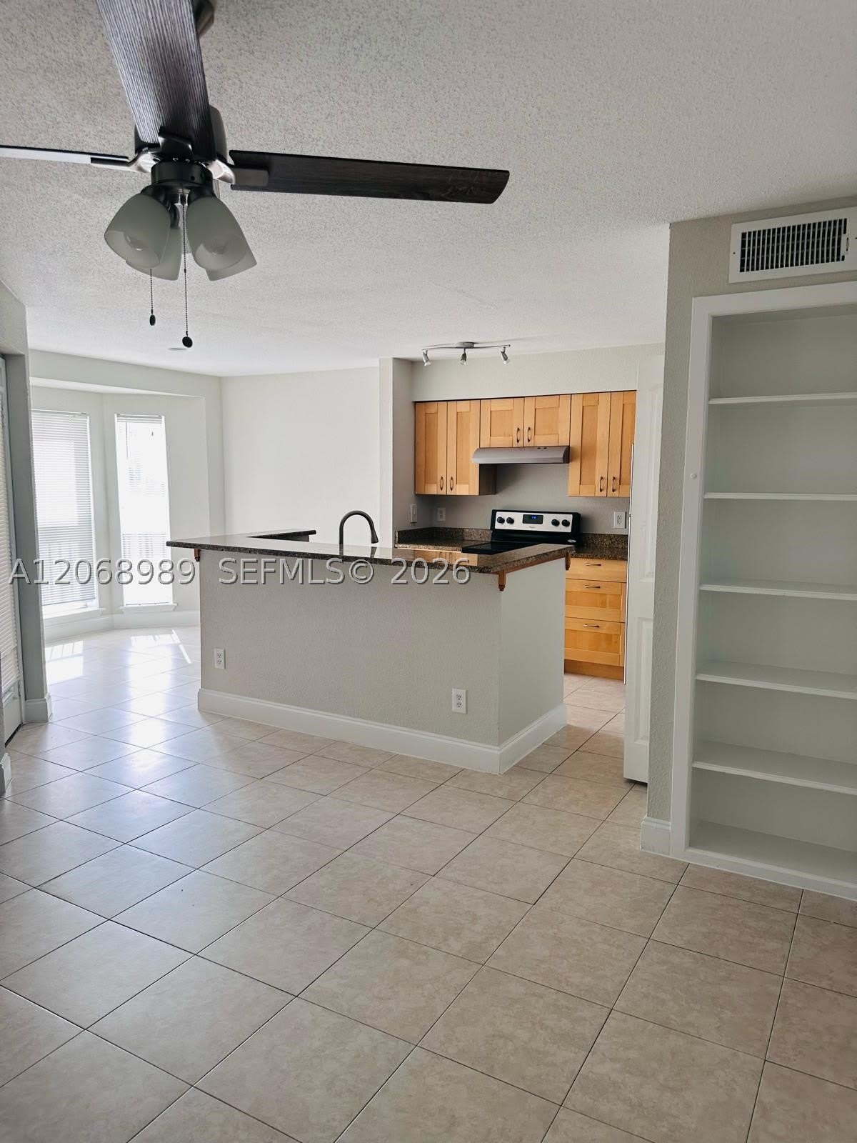 777 Riverside Dr – photo 1