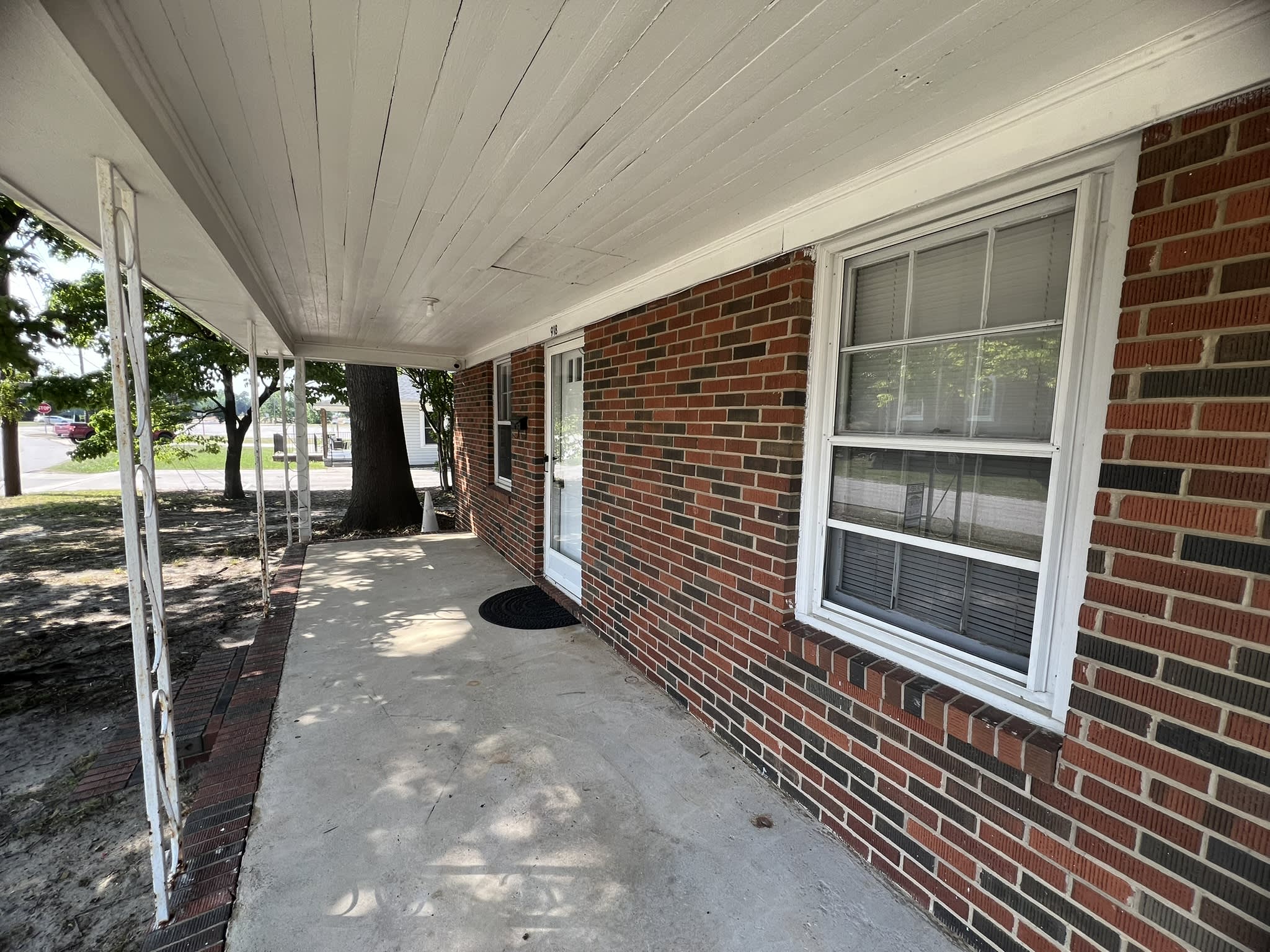 918 Durham St – photo 2