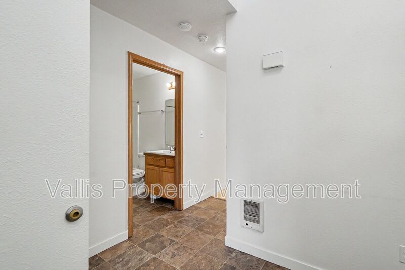 5262 Springcrest Drive – photo 4