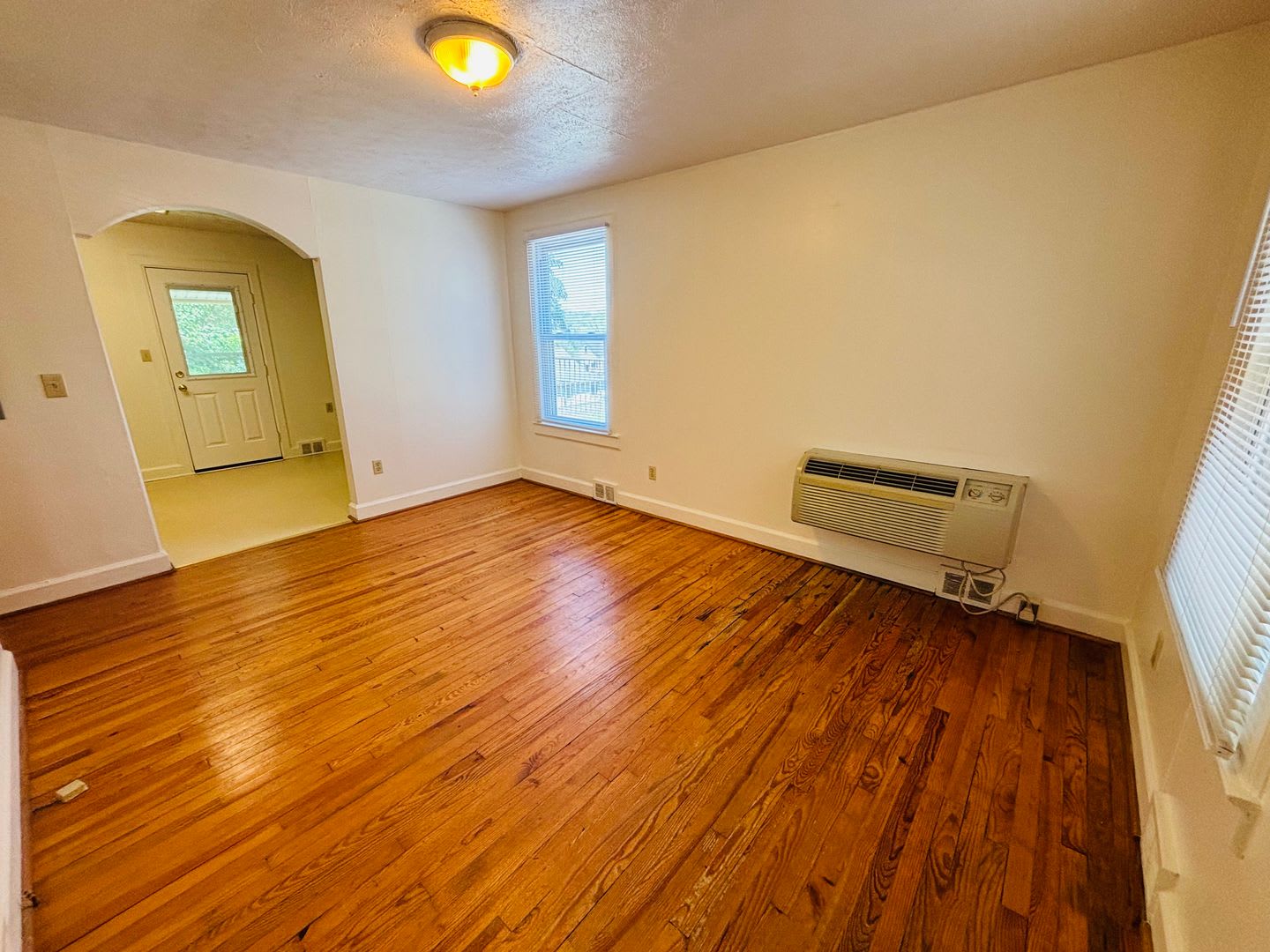 1 Bedroom 1 Bath Duplex – photo 2