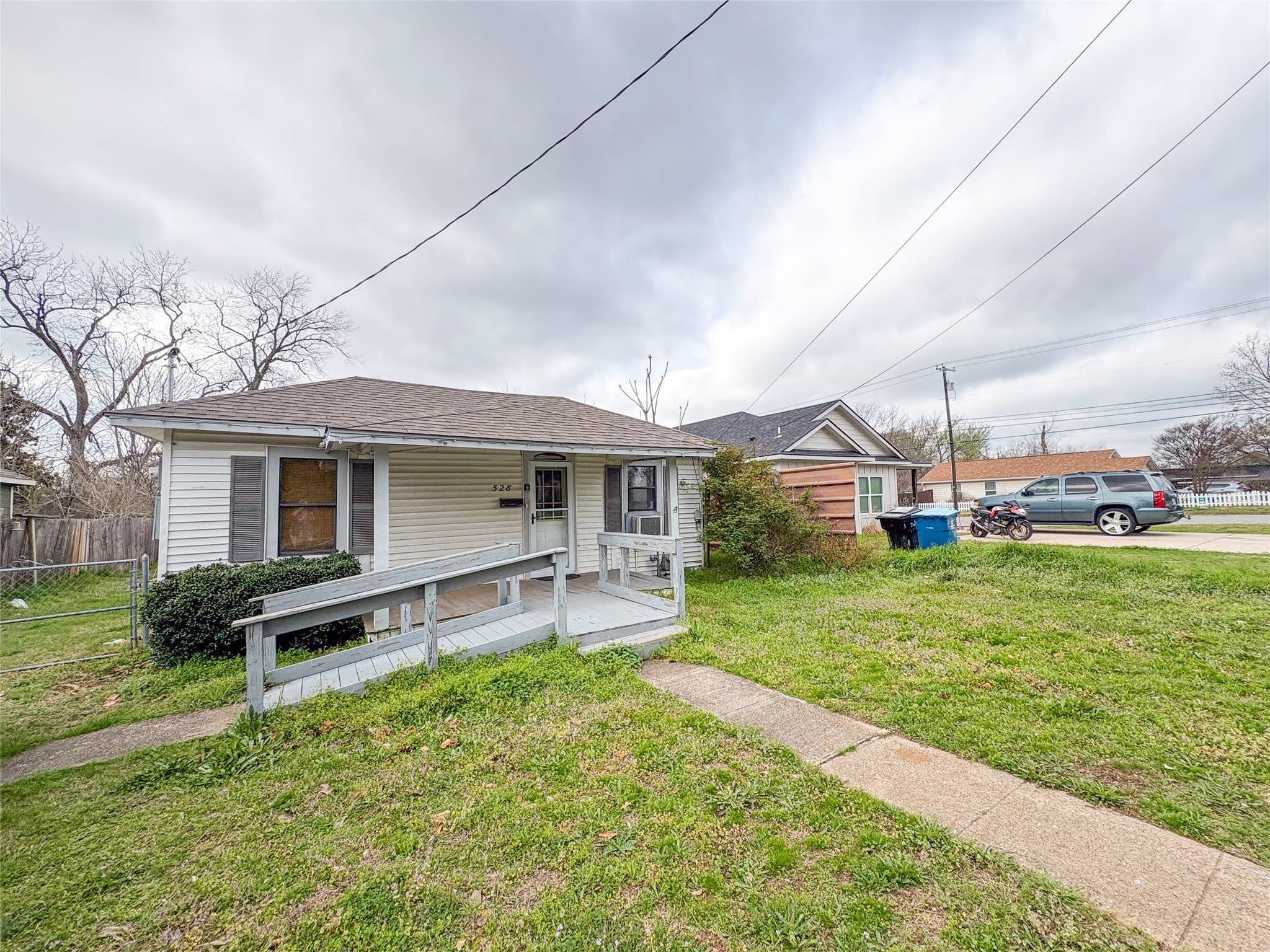 528 W Florence – photo 2