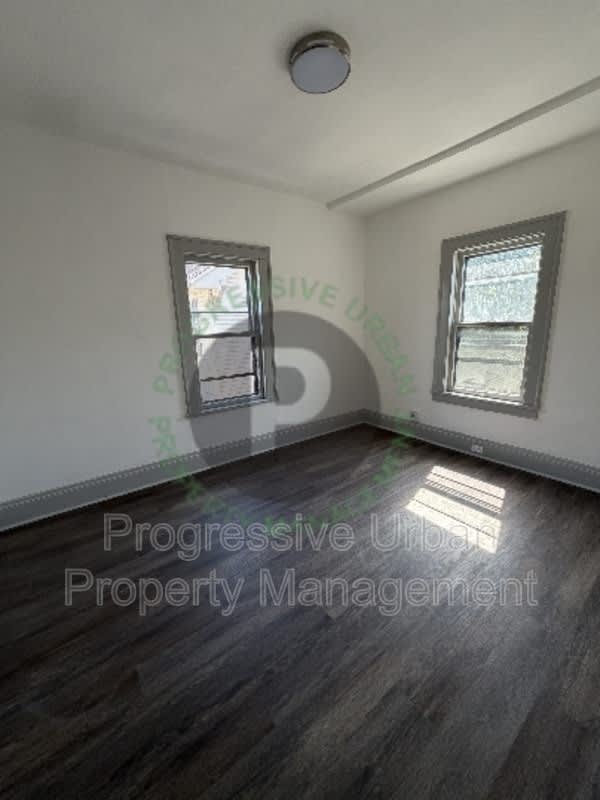 2002 Chesterland Avenue – photo 4