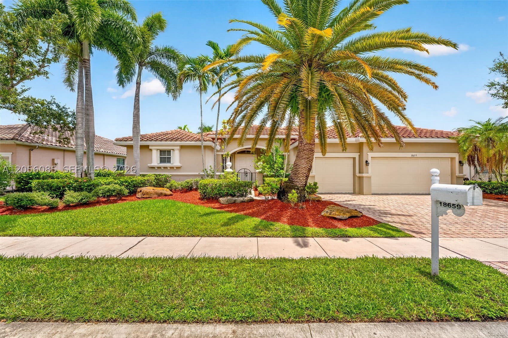 18659 SW 12th St – photo 4