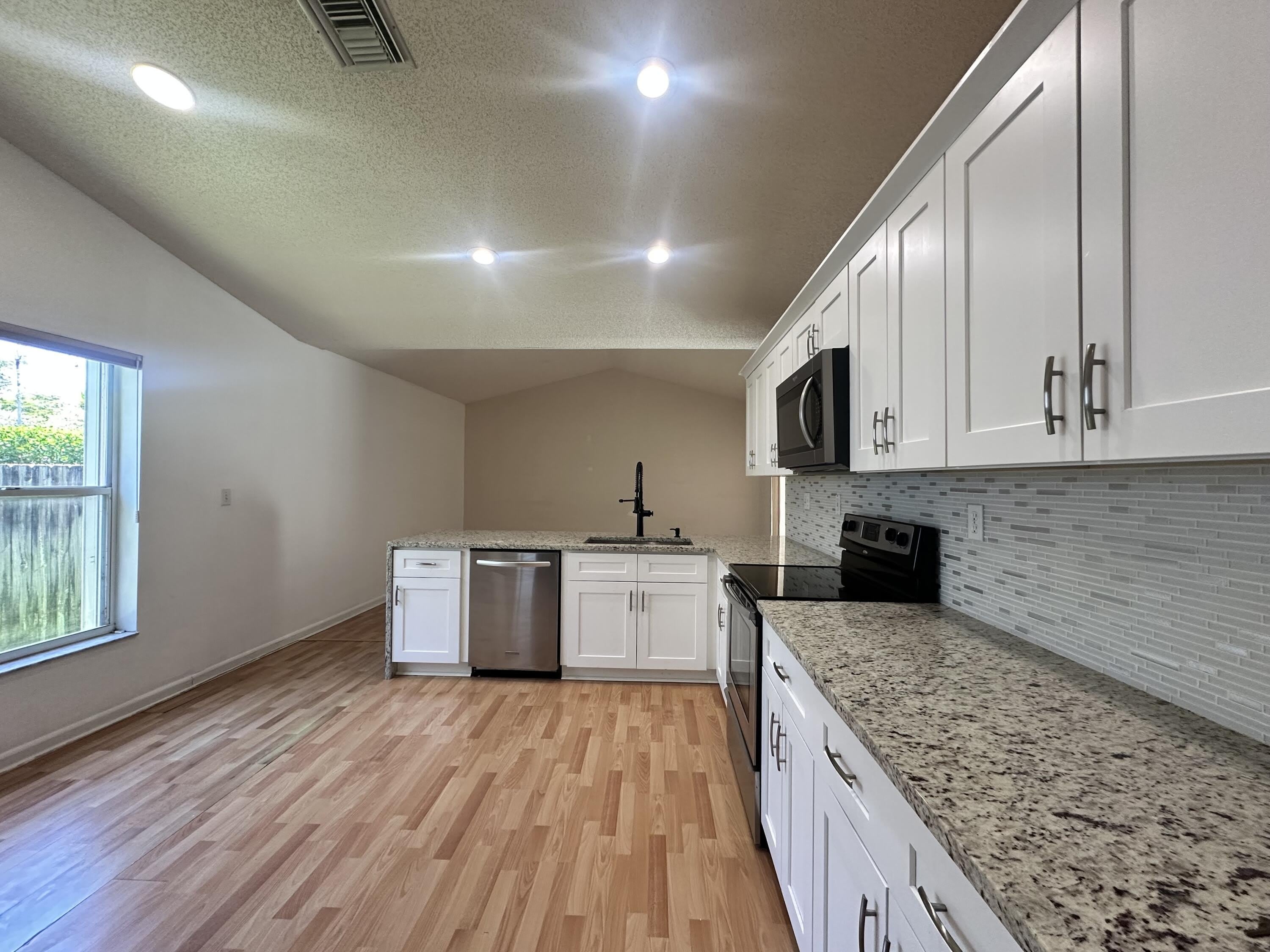 9825 NW 54th Place – photo 3