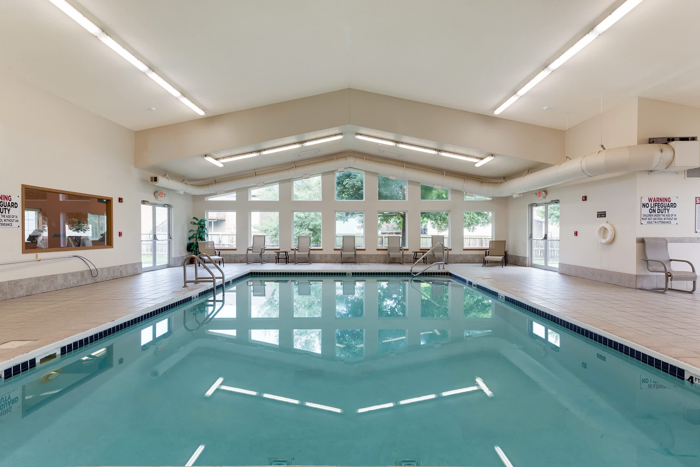 Platinum Valley Apartments – photo 1