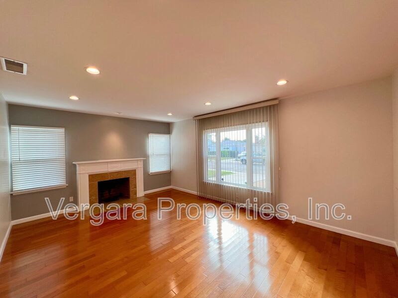 6531 W 85Th St – photo 4