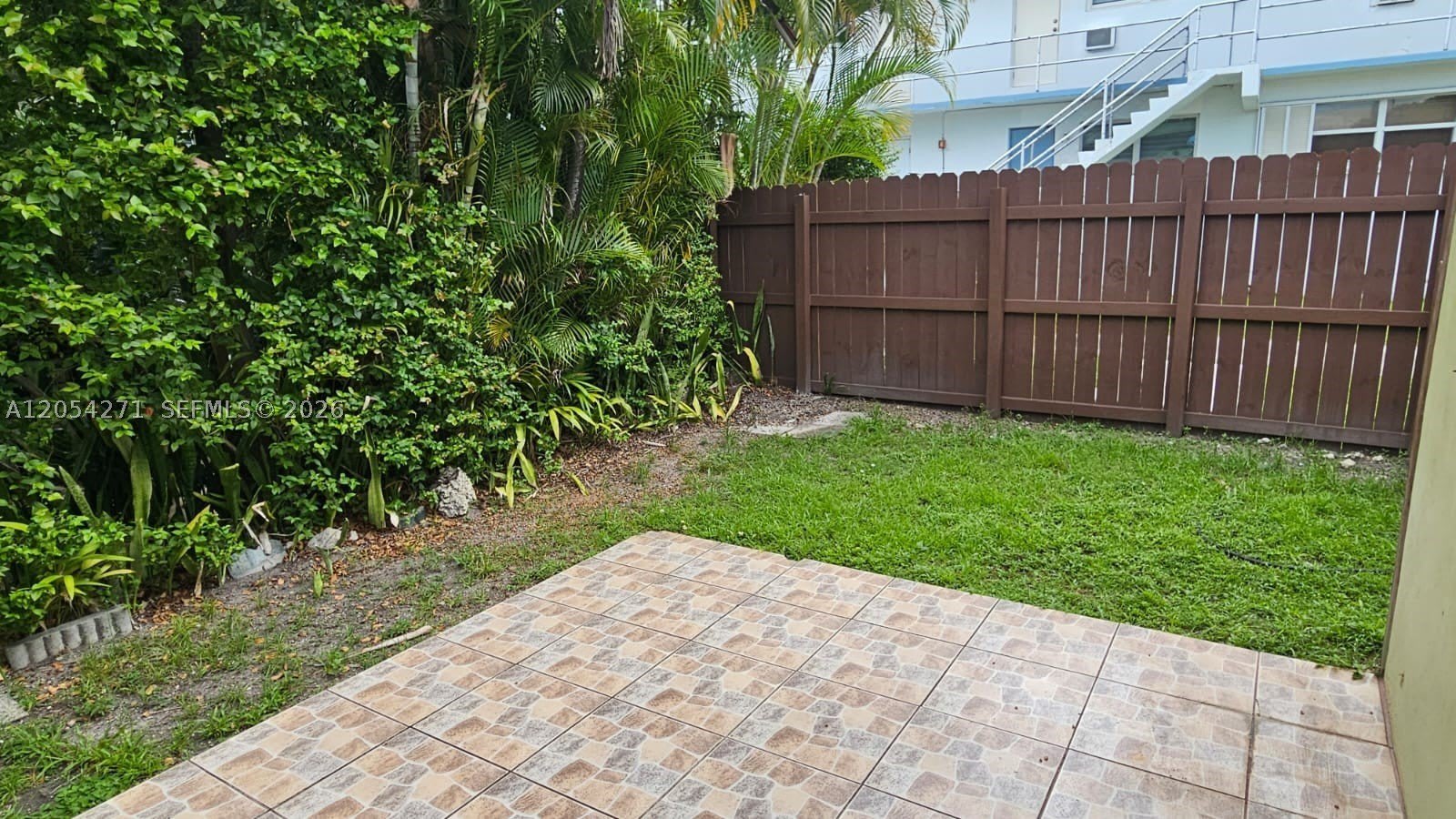 808 Ne 10Th St – photo 2