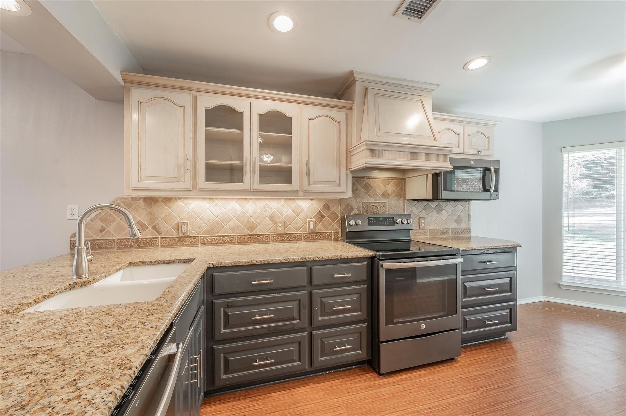 4218 Mojave Drive – photo 4