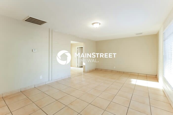 4301 North 59th Avenue – photo 2