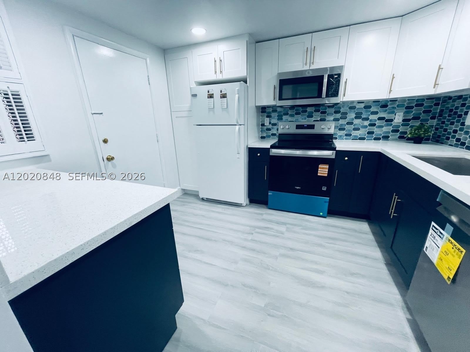 9175 SW 77th Ave – photo 5