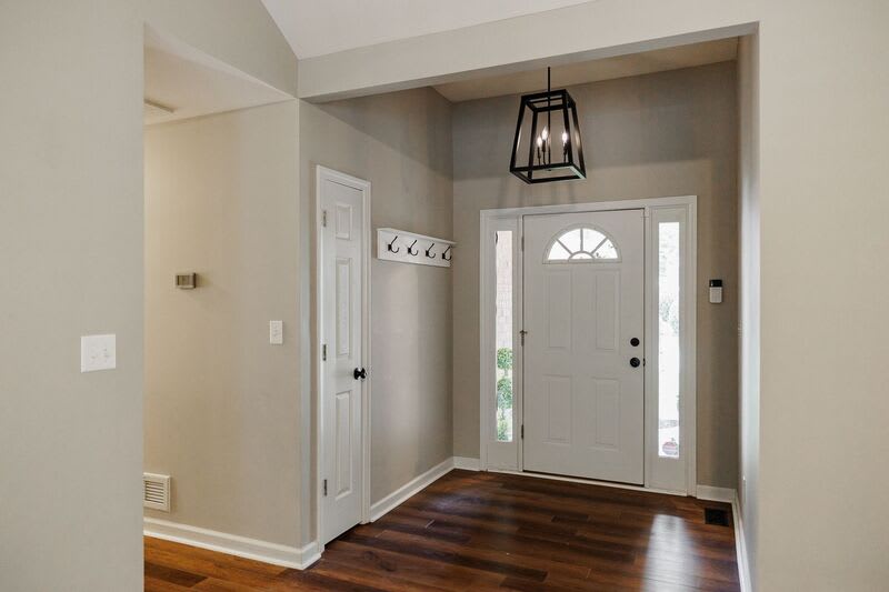 195 Bedford Drive – photo 4