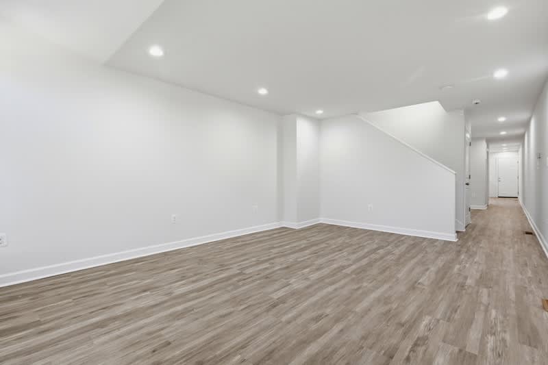 719 East 20th Street – photo 3