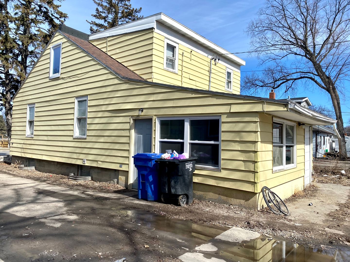 4 bed, 1.5 bath Home Near NDSU! – photo 2
