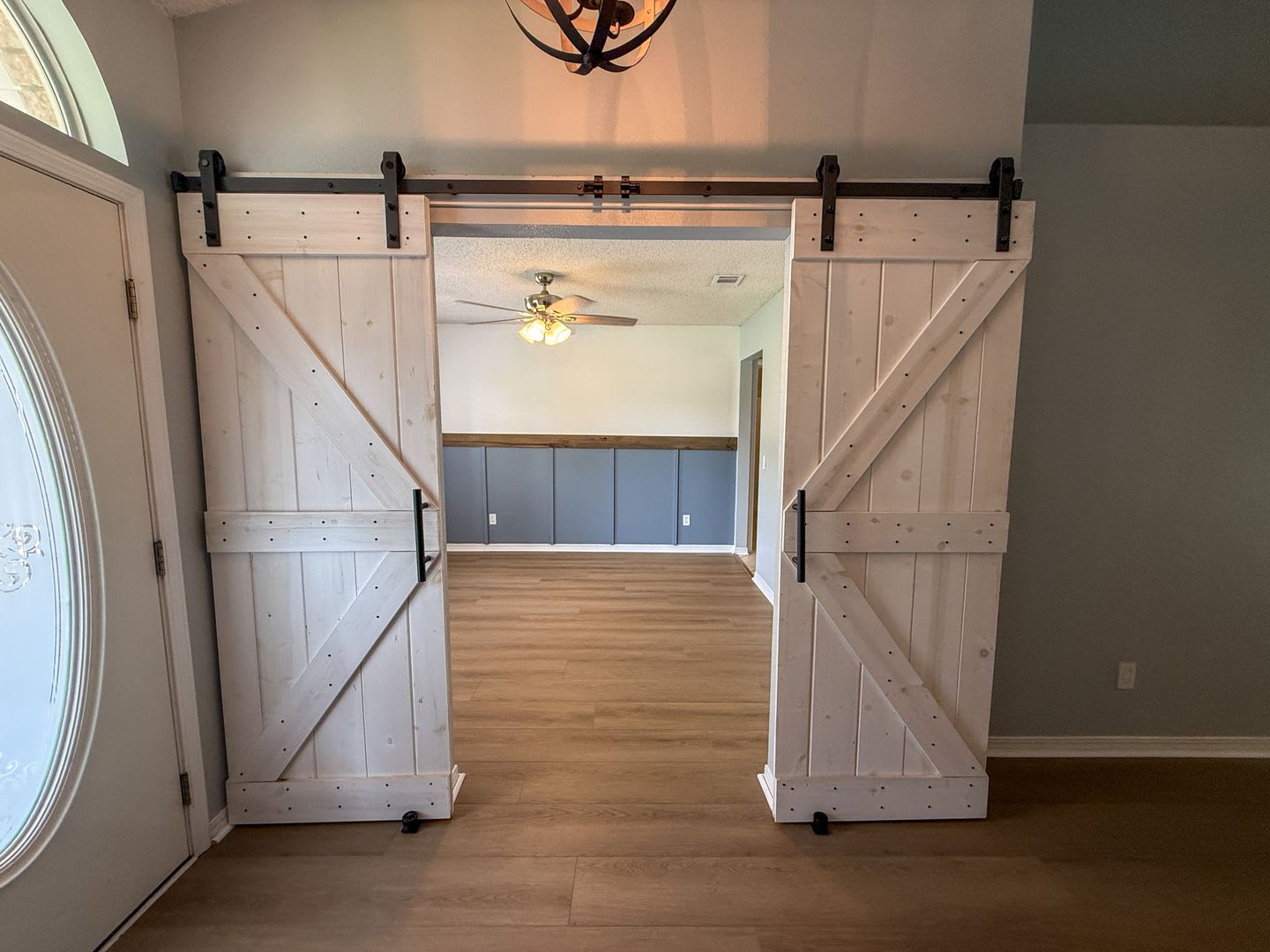 4 Bedroom 3 Bath House in Cantonment with a Pool & Solar Panels! – photo 3