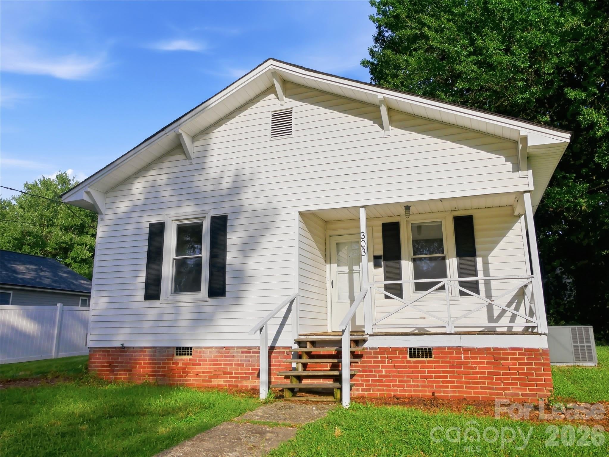 303 York Avenue – photo 1