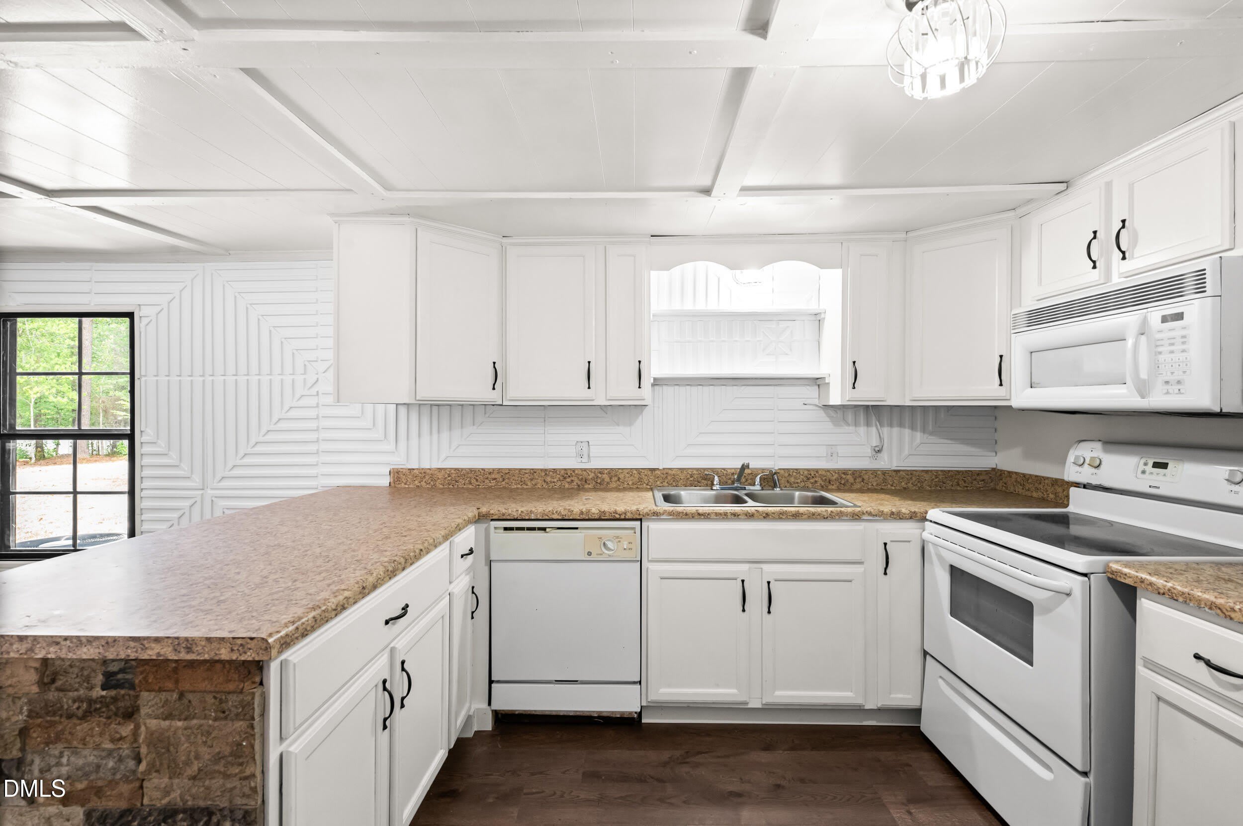 5629 Oakdale Road – photo 4
