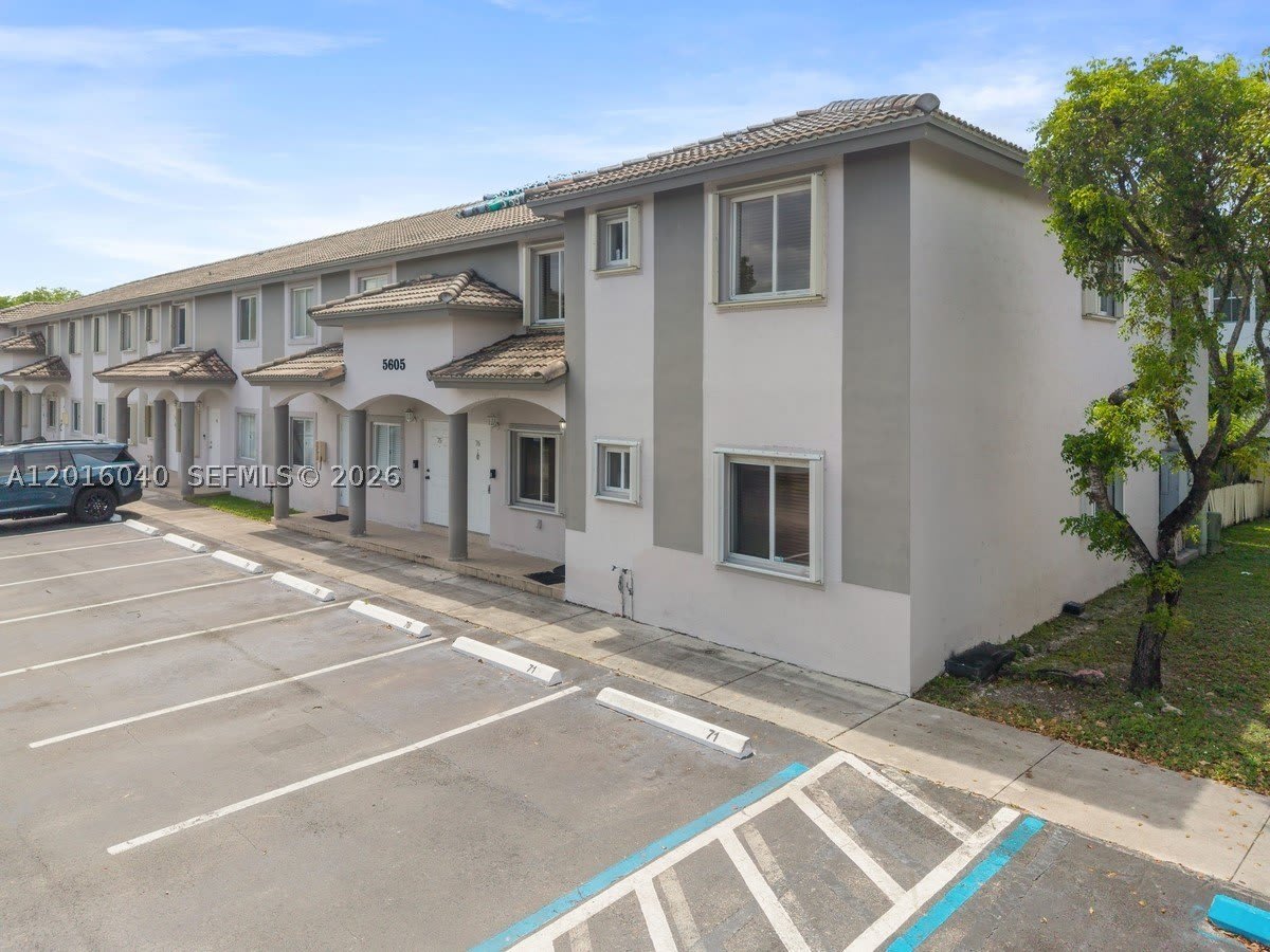5605 NW 109th Ave – photo 2