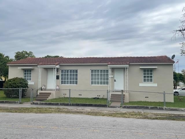 2802 SW 36th Avenue – photo 1