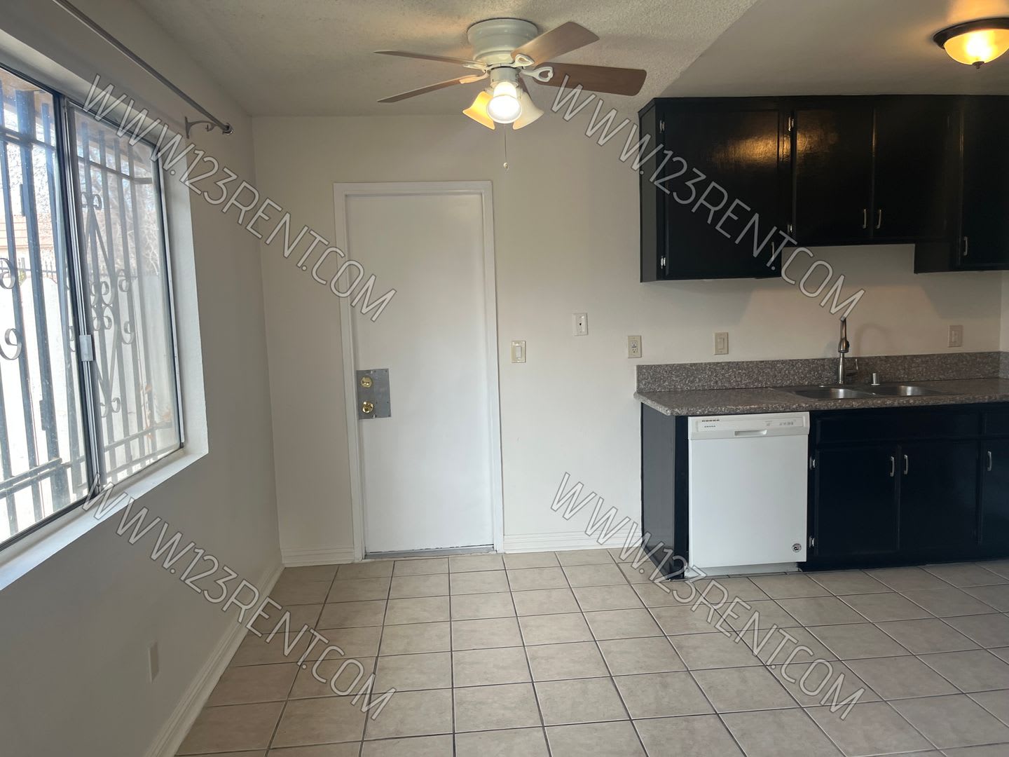2BD/1.5BTH TOWNHOUSE WEST LANCASTER – photo 5