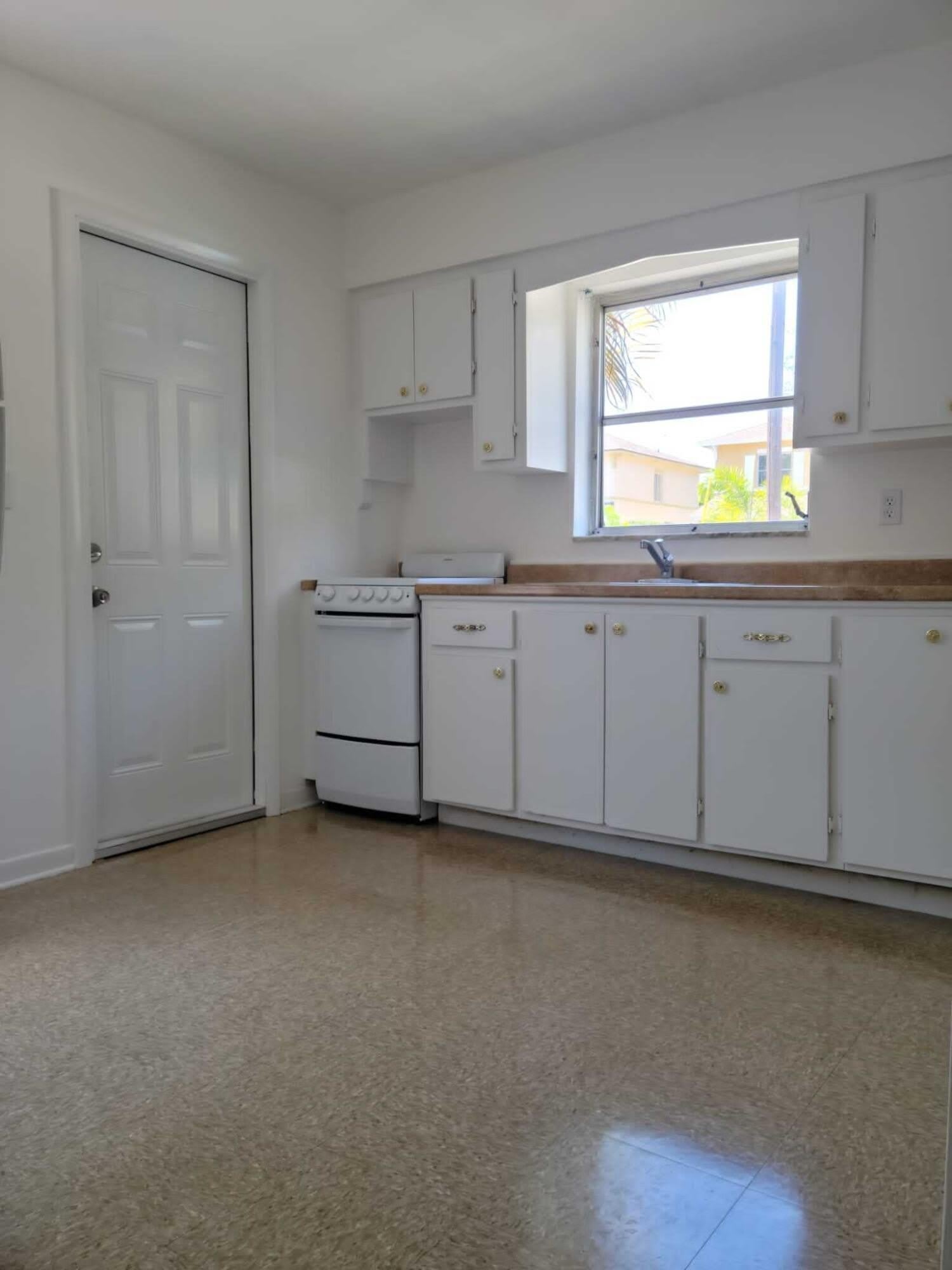 502 W BRANCH Street – photo 2